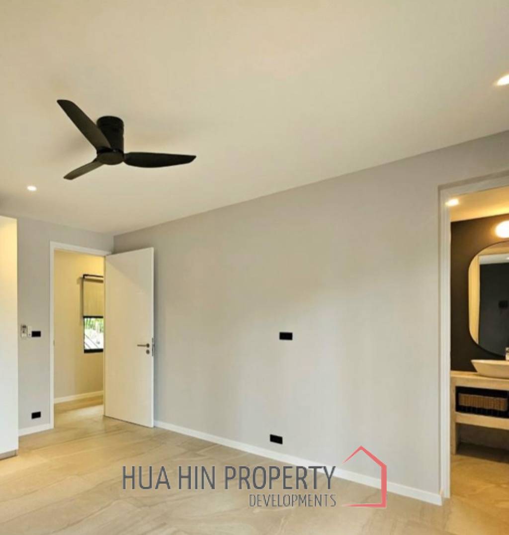 PALM HILL CONDO  : 3 bed modernized condo