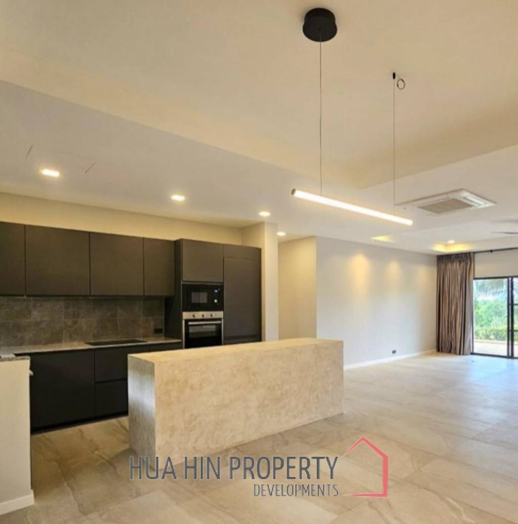 PALM HILL CONDO  : 3 bed modernized condo