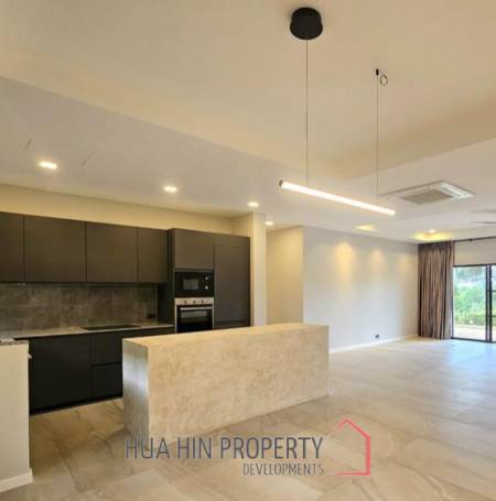 PALM HILL CONDO  : 3 bed modernized condo