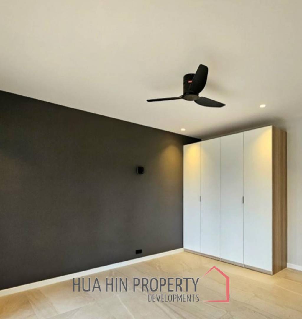 PALM HILL CONDO  : 3 bed modernized condo