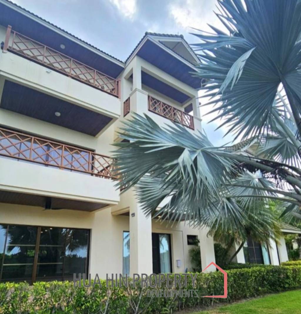 PALM HILL CONDO  : 3 bed modernized condo