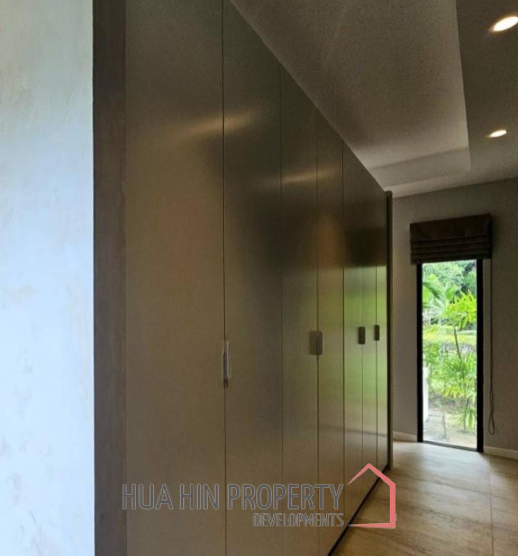 PALM HILL CONDO  : 3 bed modernized condo