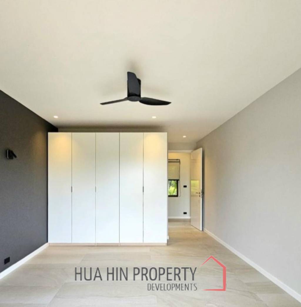 PALM HILL CONDO  : 3 bed modernized condo
