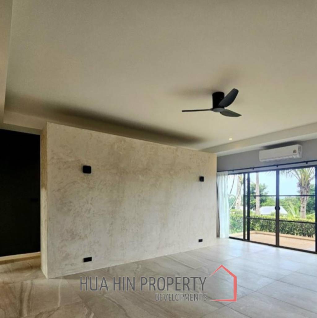 PALM HILL CONDO  : 3 bed modernized condo