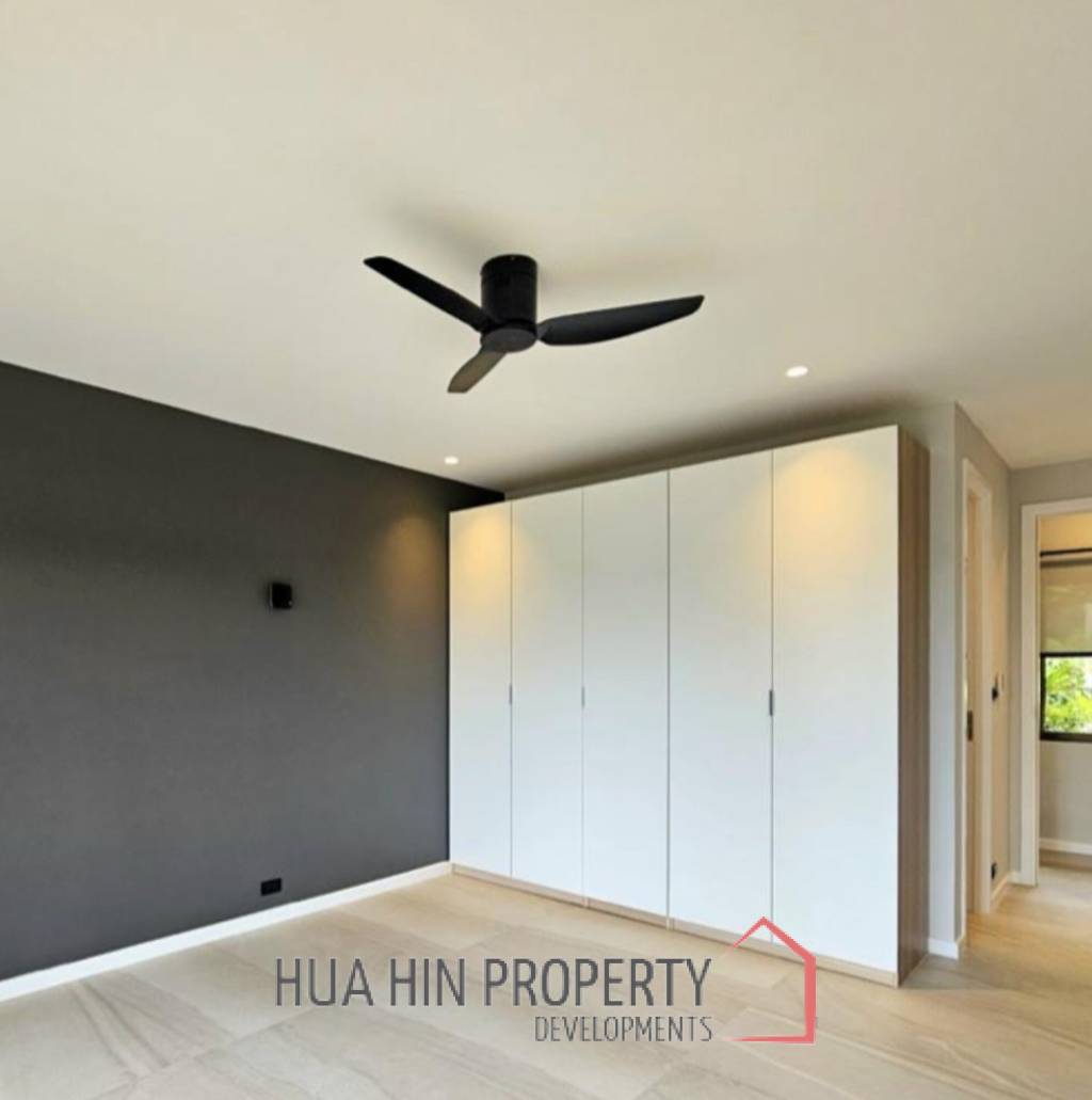 PALM HILL CONDO  : 3 bed modernized condo