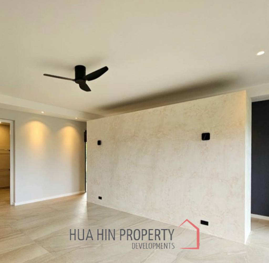 PALM HILL CONDO  : 3 bed modernized condo