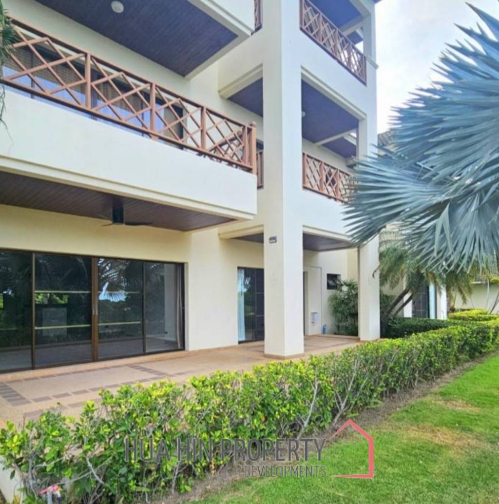 PALM HILL CONDO  : 3 bed modernized condo