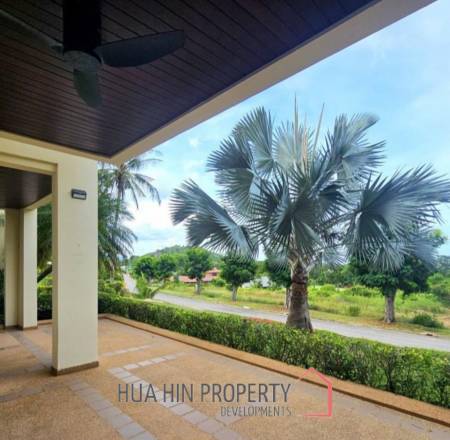 PALM HILL CONDO  : 3 bed modernized condo