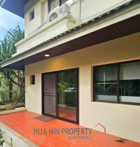 PALM HILL CONDO  : 3 bed modernized condo