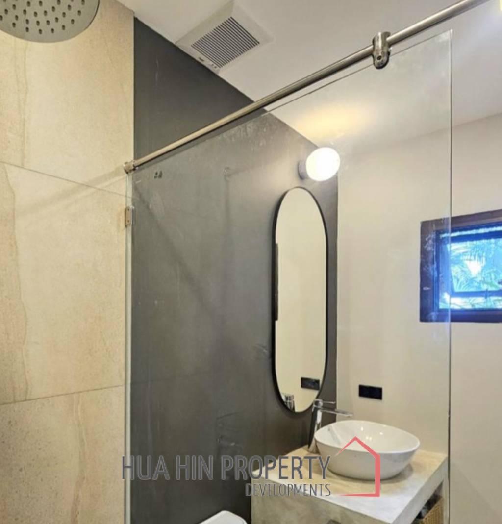 PALM HILL CONDO  : 3 bed modernized condo