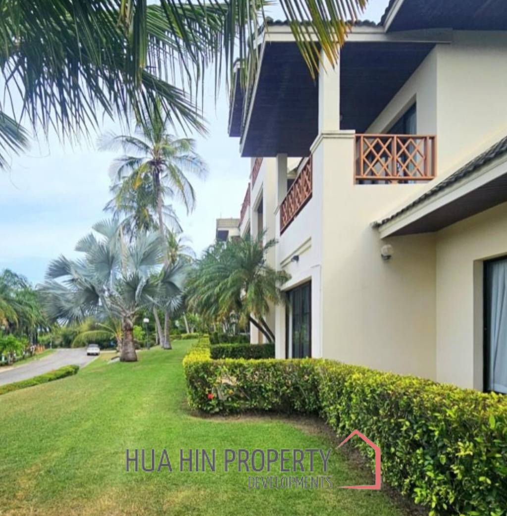 PALM HILL CONDO  : 3 bed modernized condo