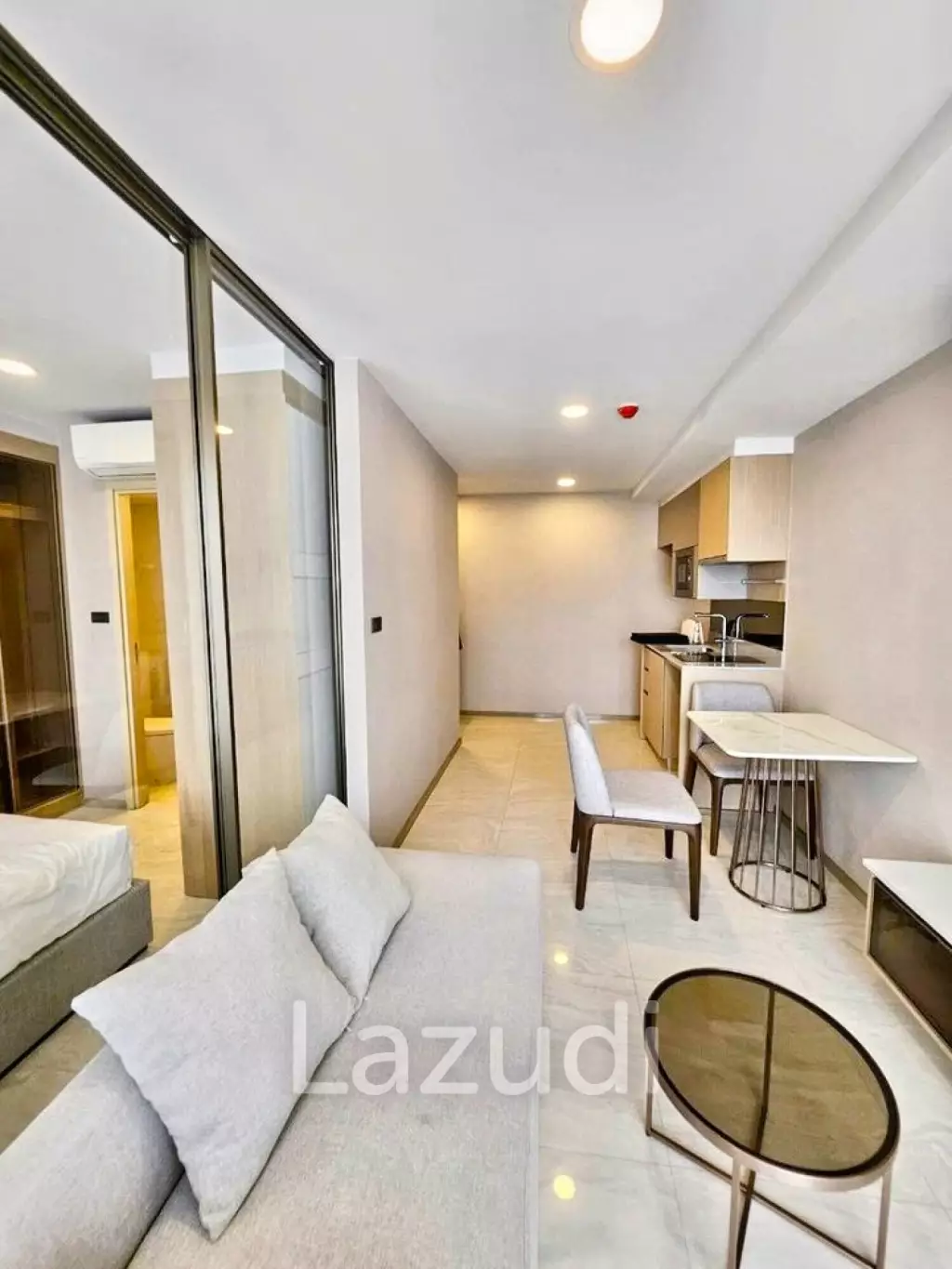 1 Bedroom 1 Bathroom 32 SQ.M Walden Asoke