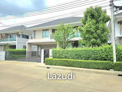 4 Bed 5 Bath 245 SQ.M Perfect Place Rama 9-Krungthep Kreetha