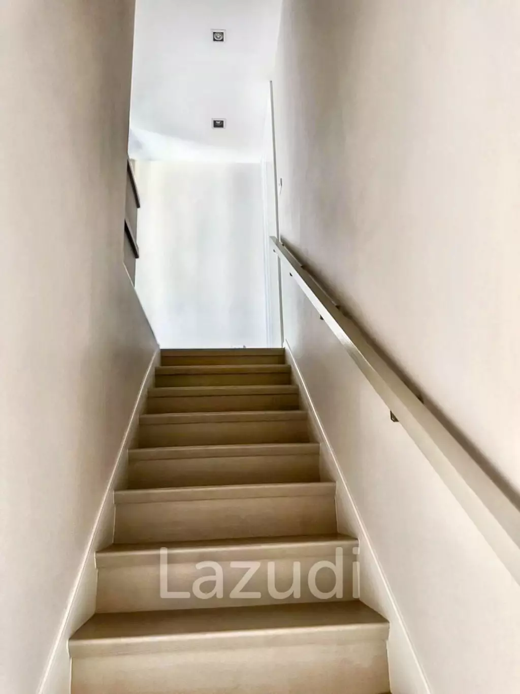 1 Bed 2 Bath 103 SQ.M The Room Sukhumvit 21
