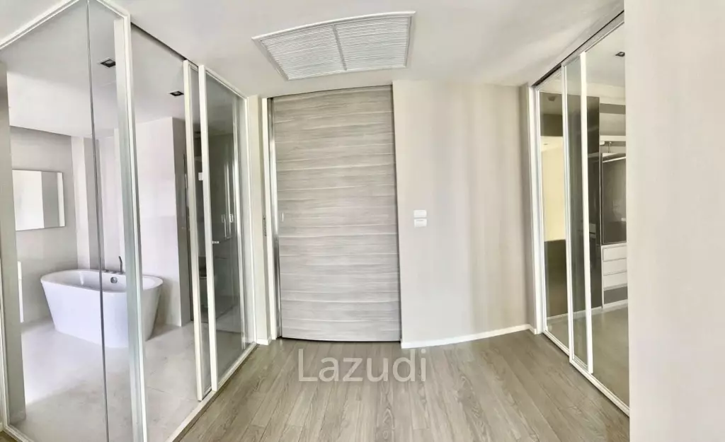 1 Bed 2 Bath 103 SQ.M The Room Sukhumvit 21
