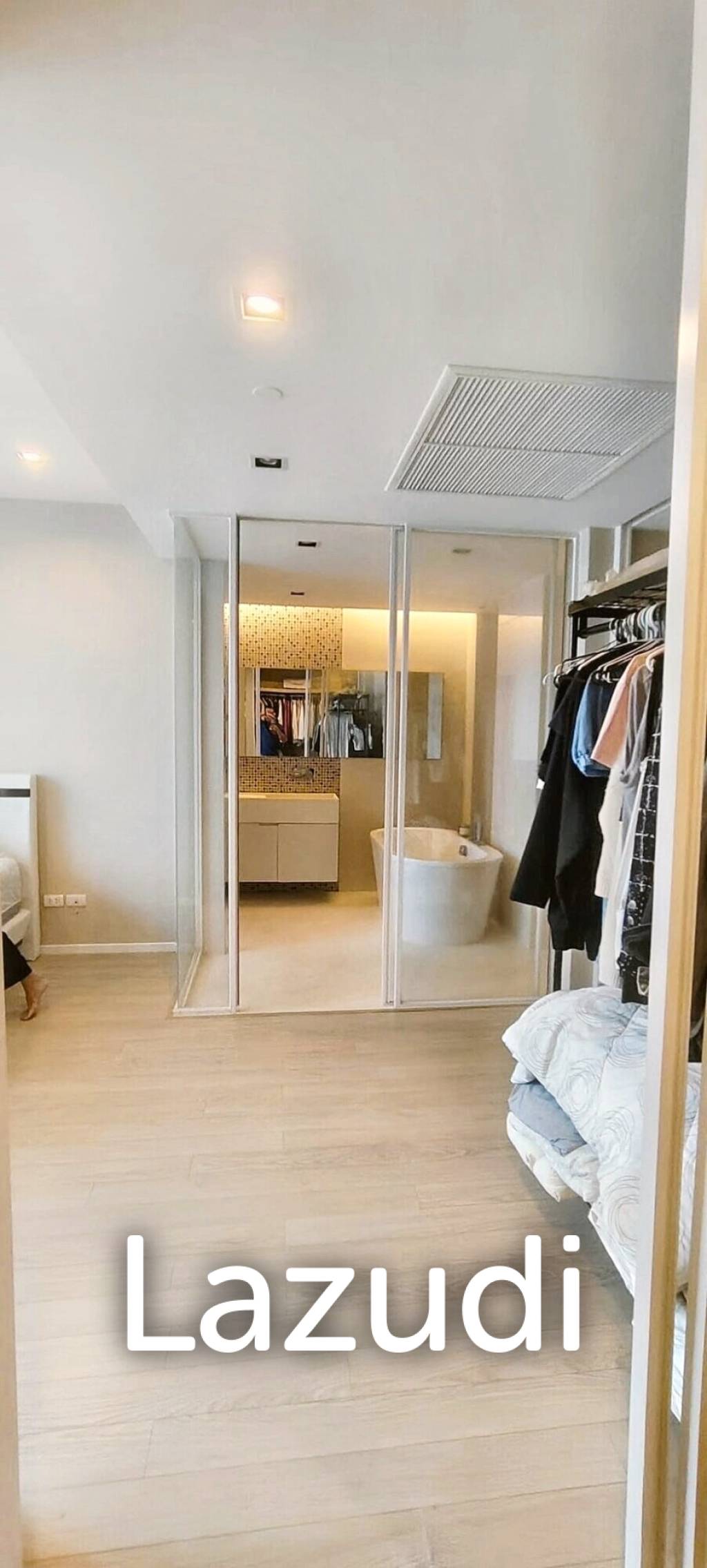 1 Bed 2 Bath 103 SQ.M The Room Sukhumvit 21