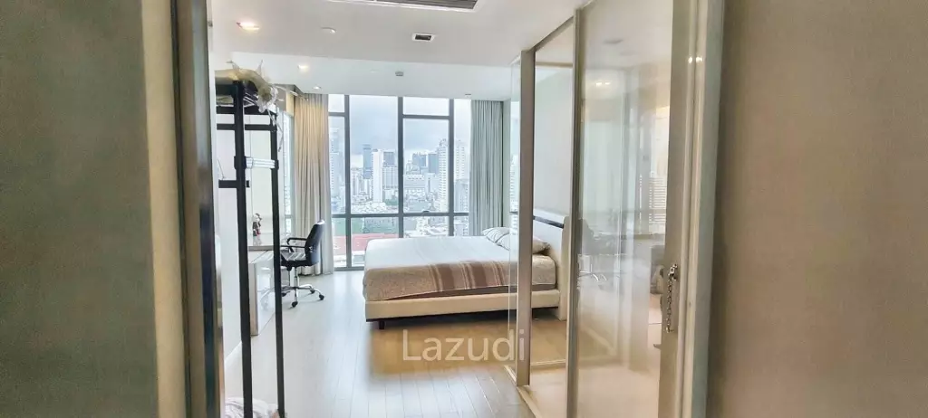 1 Bed 2 Bath 103 SQ.M The Room Sukhumvit 21