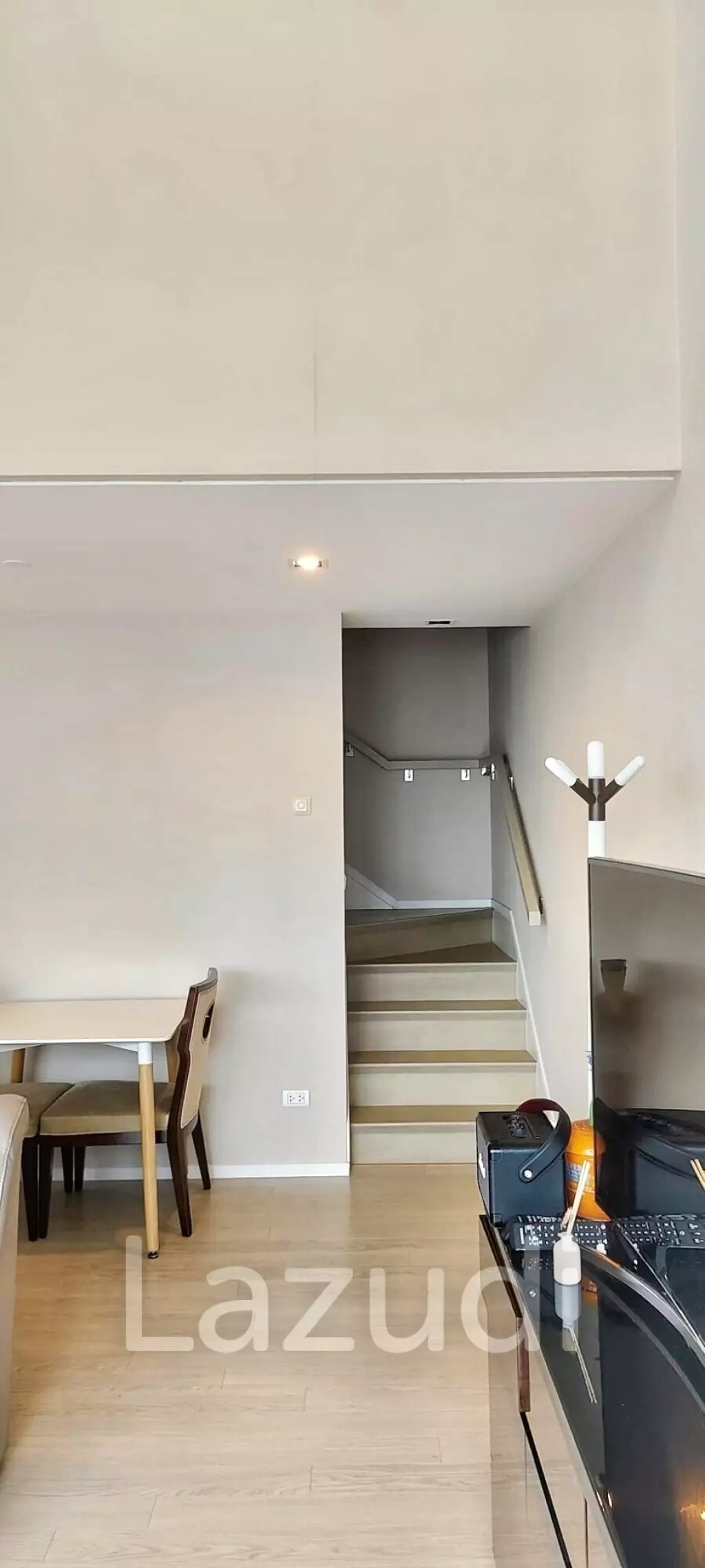 1 Bed 2 Bath 103 SQ.M The Room Sukhumvit 21