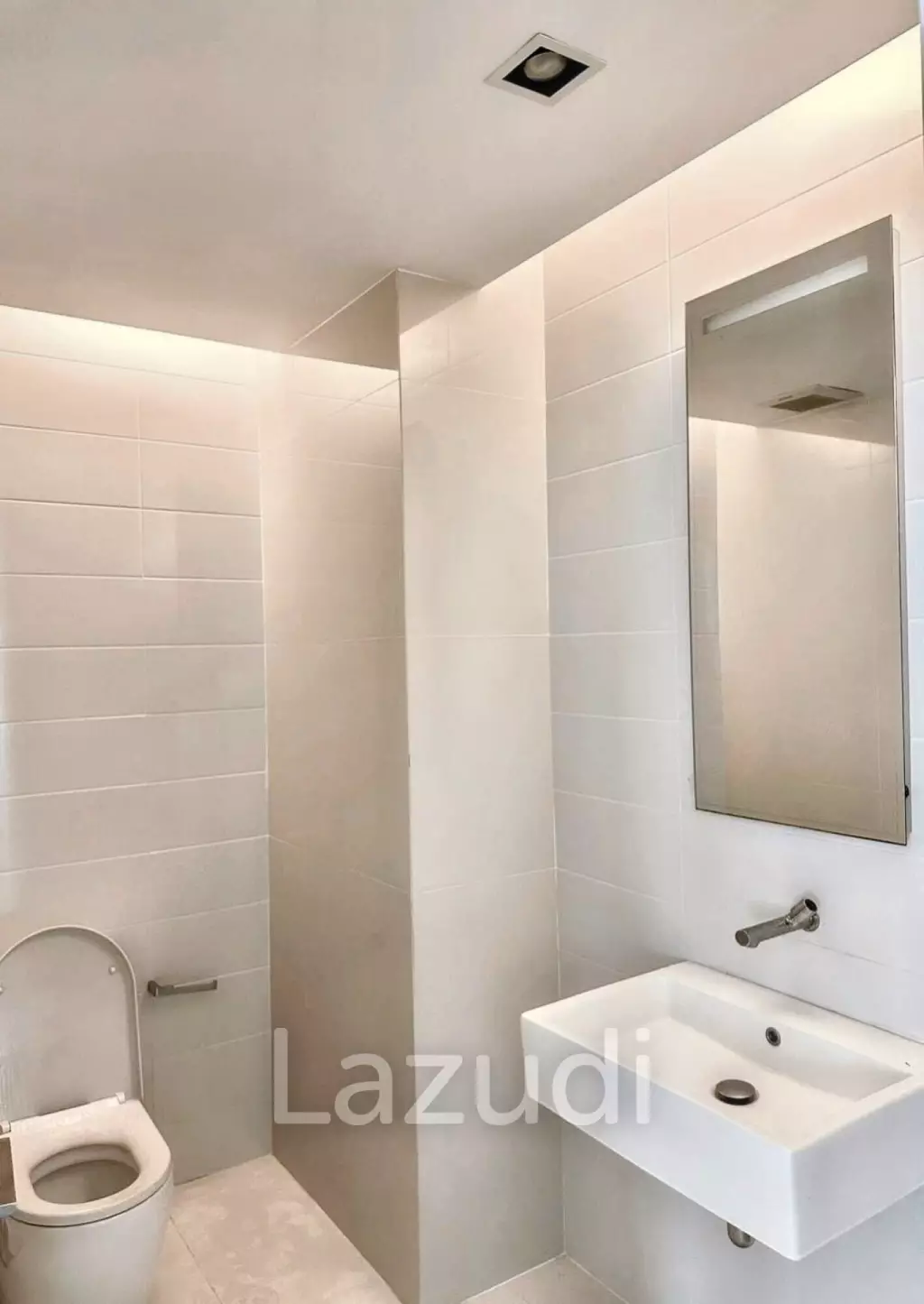 1 Bed 2 Bath 103 SQ.M The Room Sukhumvit 21