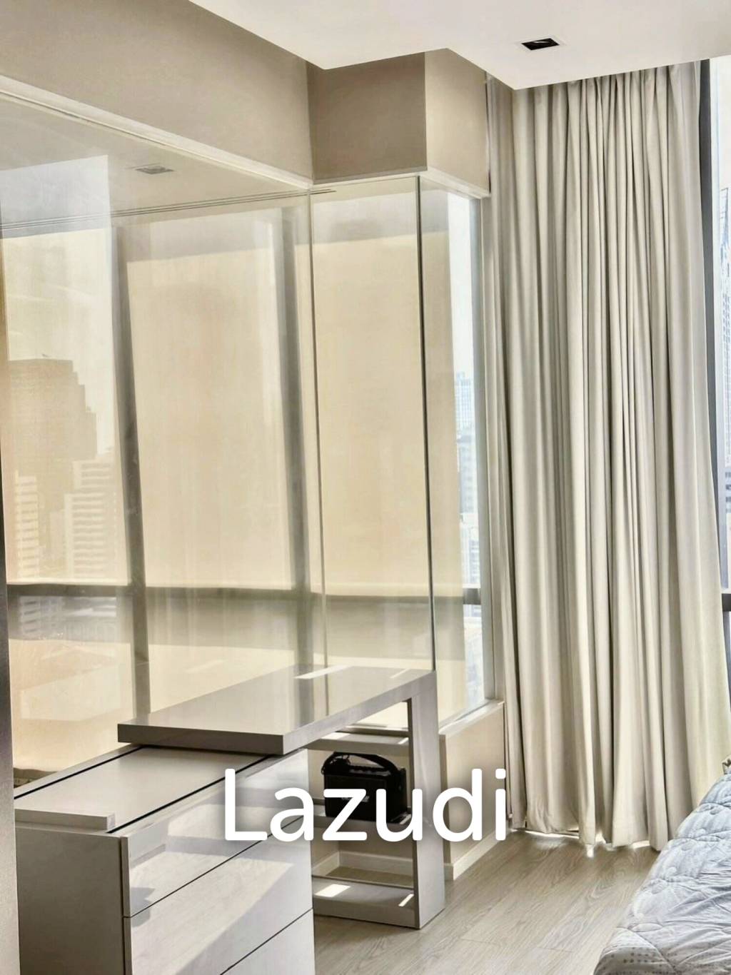 1 Bed 2 Bath 103 SQ.M The Room Sukhumvit 21