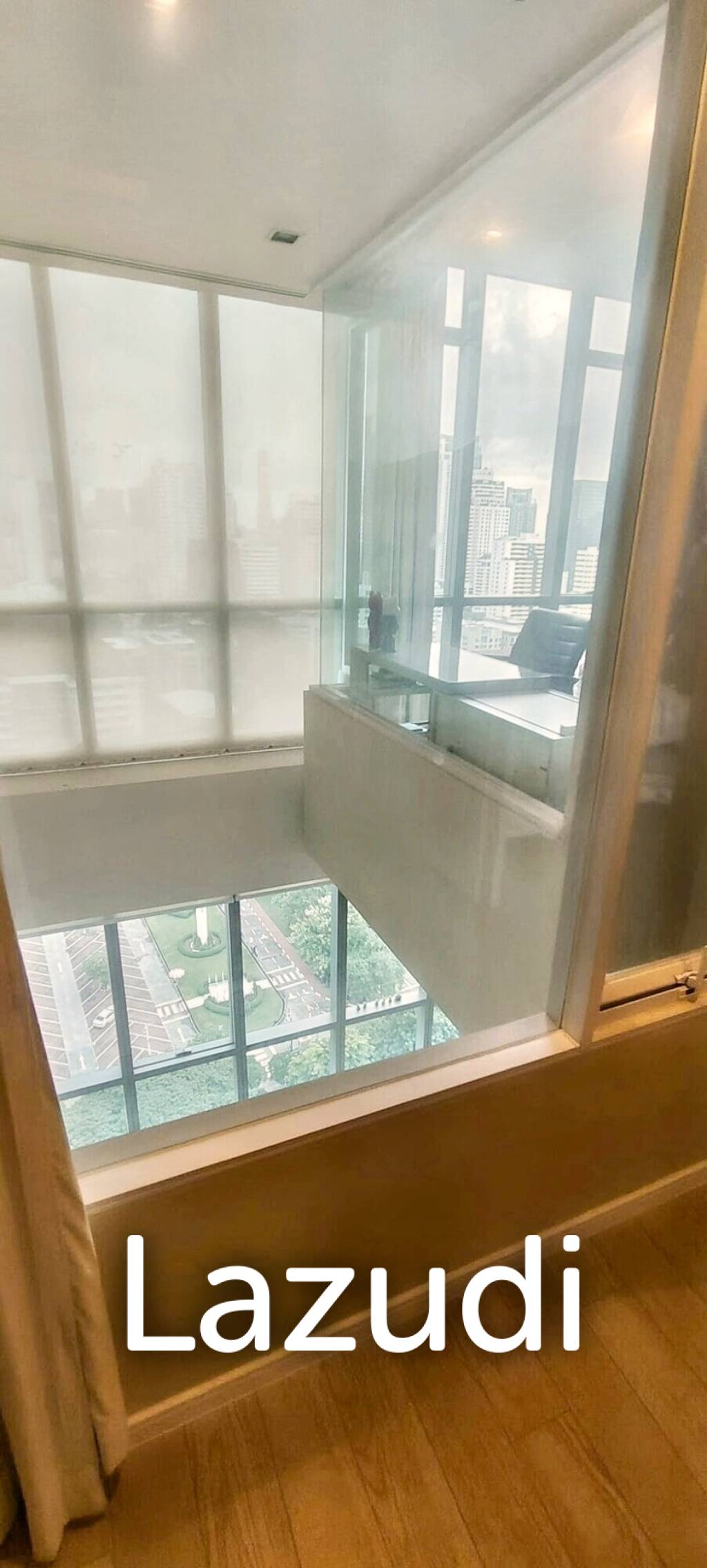 1 Bed 2 Bath 103 SQ.M The Room Sukhumvit 21