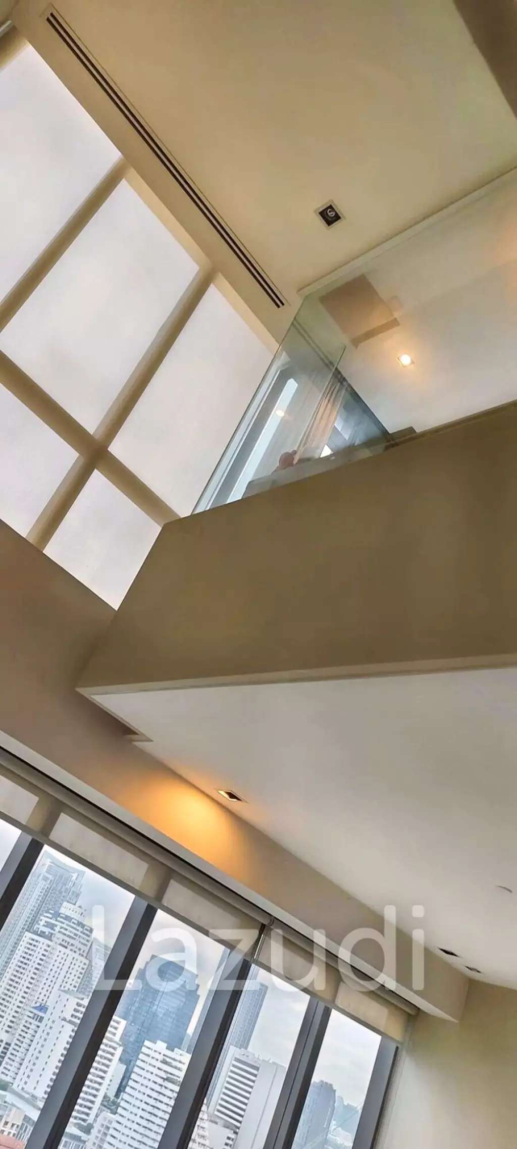 1 Bed 2 Bath 103 SQ.M The Room Sukhumvit 21