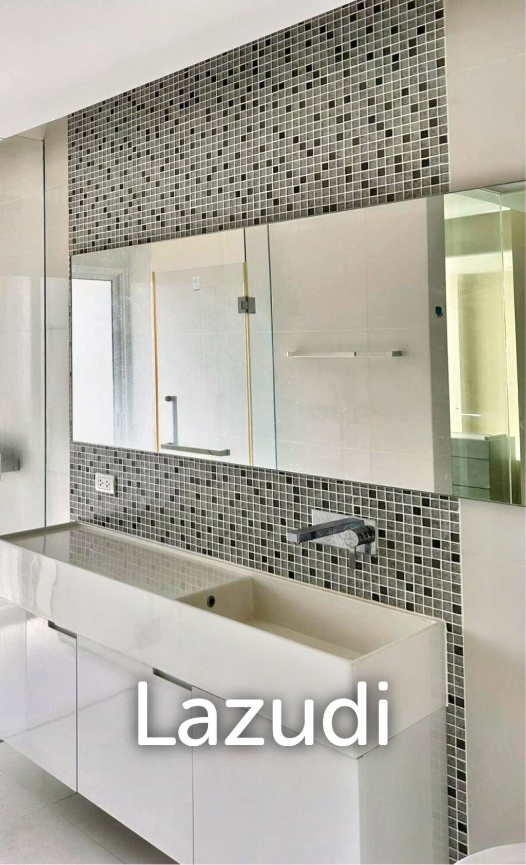 1 Bed 2 Bath 103 SQ.M The Room Sukhumvit 21