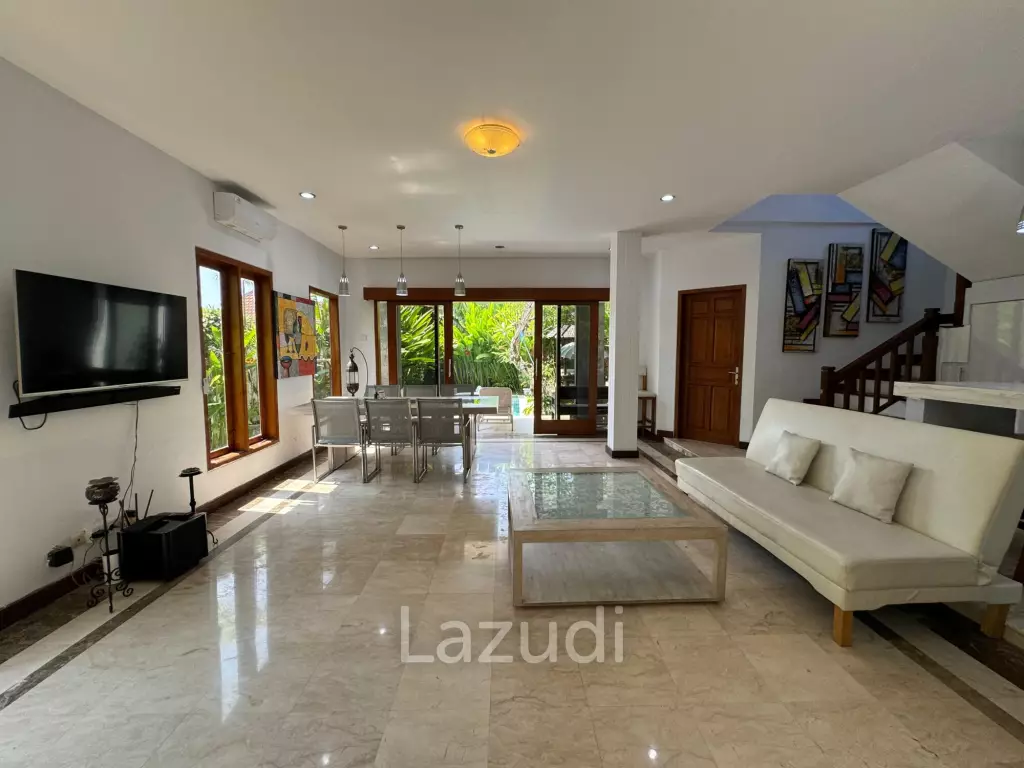 MODERN VILLA IN UMALAS WITH SPACIOUS DESIGN AND GREAT LOCATION