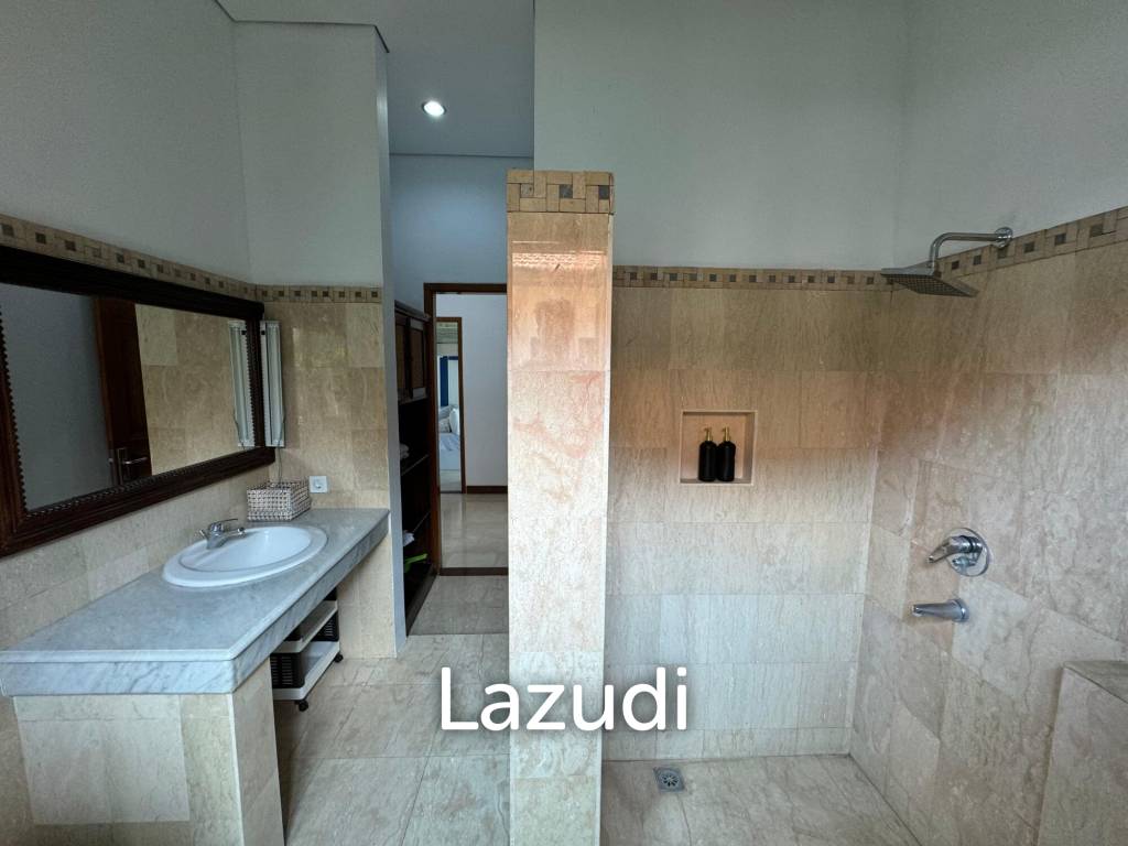 MODERN VILLA IN UMALAS WITH SPACIOUS DESIGN AND GREAT LOCATION