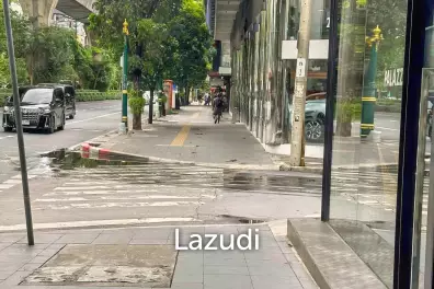 Ultra Luxury 3-Storey Commercial Building for Rent in Watthana Bangkok