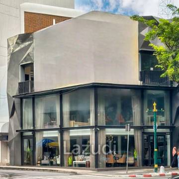 Ultra Luxury 3-Storey Commercial Building for Rent in Watthana Bangkok