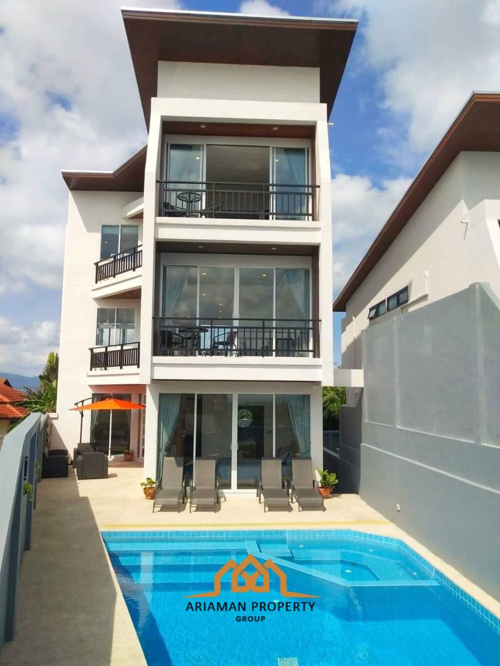 4 bed Townhouse with Panoramic Ocean Views in Choengmon