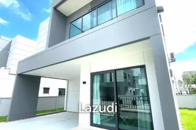 3 Bedrooms 3 Bathrooms 200 SQ.M Centro Bangna