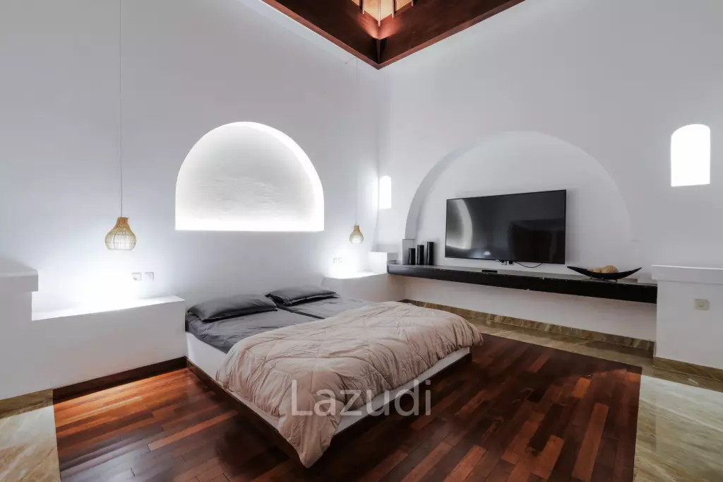 BUTUH UANG CEPAT! MEDITERRANEAN-STYLE VILLA IN JIMBARAN WITH EXPANSIVE LIVING SPACE