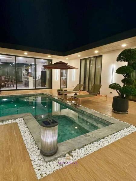 Modern 7 Bedroom Villa In Thalang