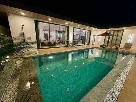 Modern 7 Bedroom Villa In Thalang