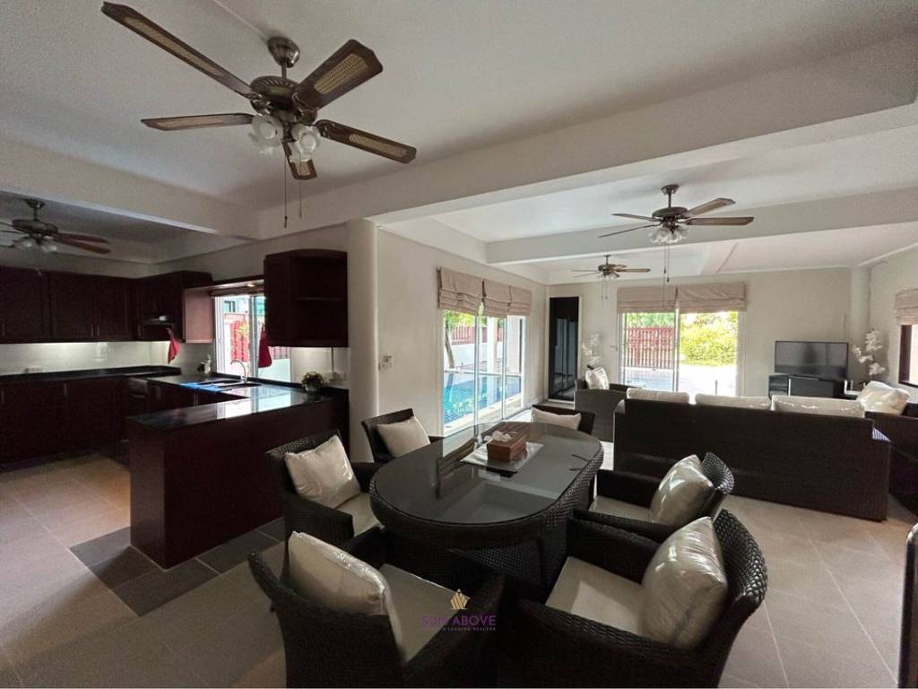 Spacious 4-Bedroom Villa Near Phuket International Airport