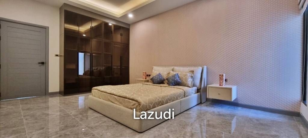 4 Beds 5 Baths 450 SQ.M. Pool Villa in Huay Yai