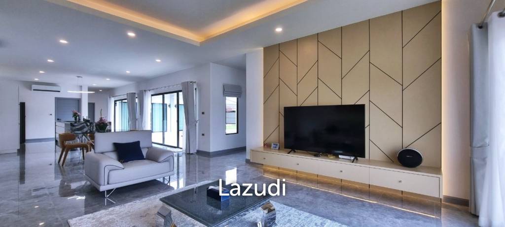 4 Beds 5 Baths 450 SQ.M. Pool Villa in Huay Yai