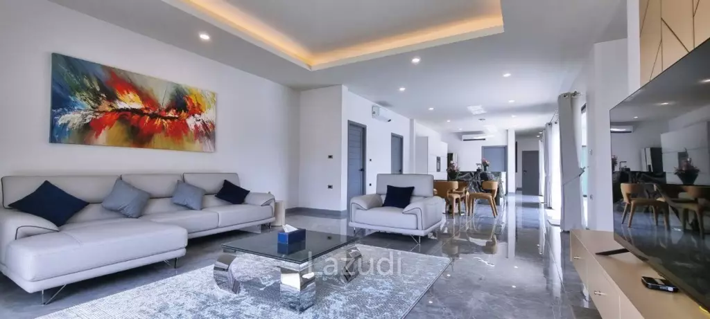 4 Beds 5 Baths 450 SQ.M. Pool Villa in Huay Yai