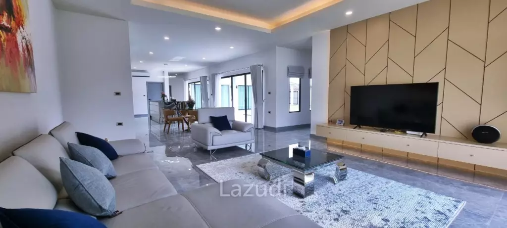 4 Beds 5 Baths 450 SQ.M. Pool Villa in Huay Yai