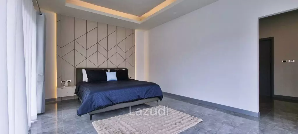 4 Beds 5 Baths 450 SQ.M. Pool Villa in Huay Yai