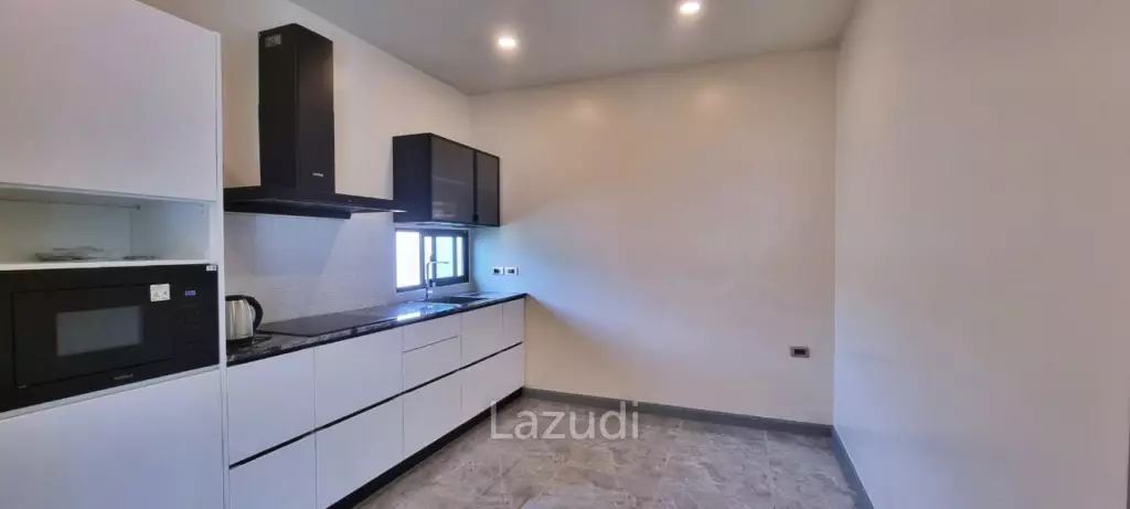 4 Beds 5 Baths 450 SQ.M. Pool Villa in Huay Yai