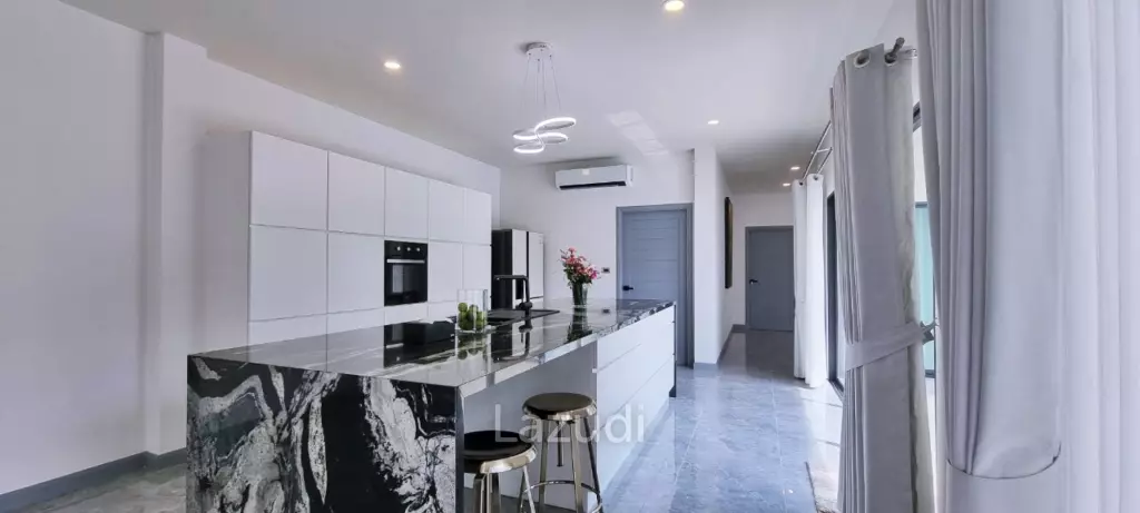 4 Beds 5 Baths 450 SQ.M. Pool Villa in Huay Yai