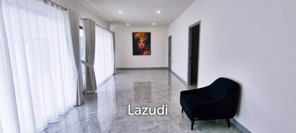 4 Beds 5 Baths 450 SQ.M. Pool Villa in Huay Yai