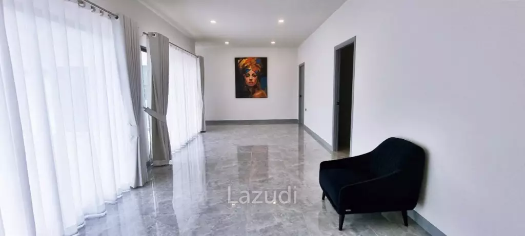 4 Beds 5 Baths 450 SQ.M. Pool Villa in Huay Yai