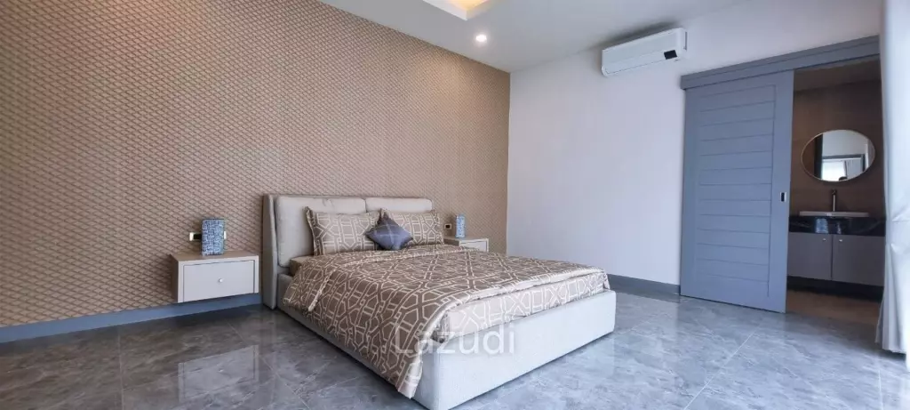 4 Beds 5 Baths 450 SQ.M. Pool Villa in Huay Yai