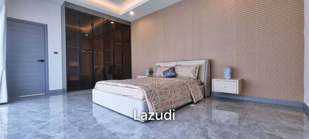 4 Beds 5 Baths 450 SQ.M. Pool Villa in Huay Yai