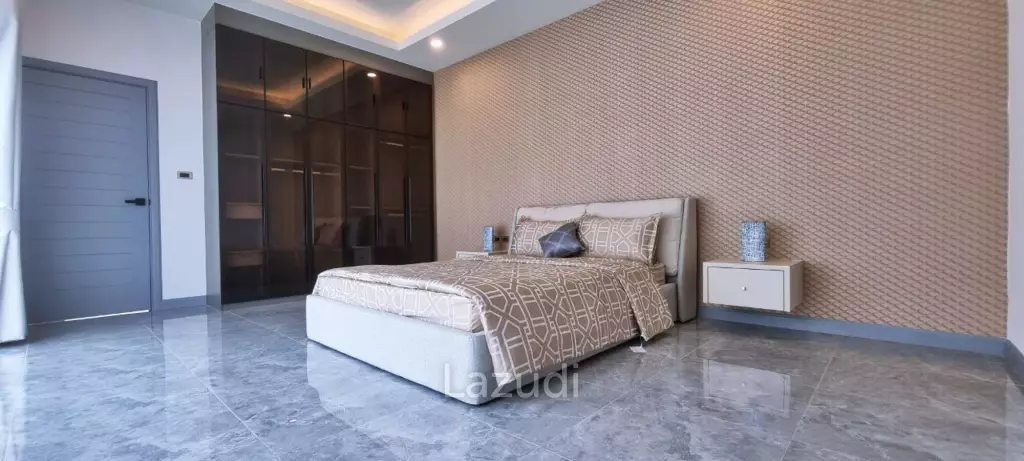 4 Beds 5 Baths 450 SQ.M. Pool Villa in Huay Yai