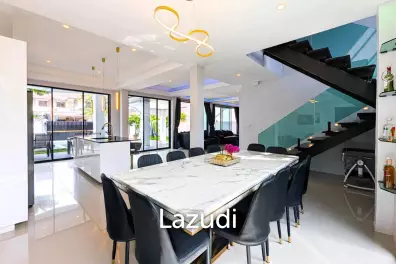 7 Beds 7 Baths 521 SQ.M. Pool Villa in Soi Siam Country Club